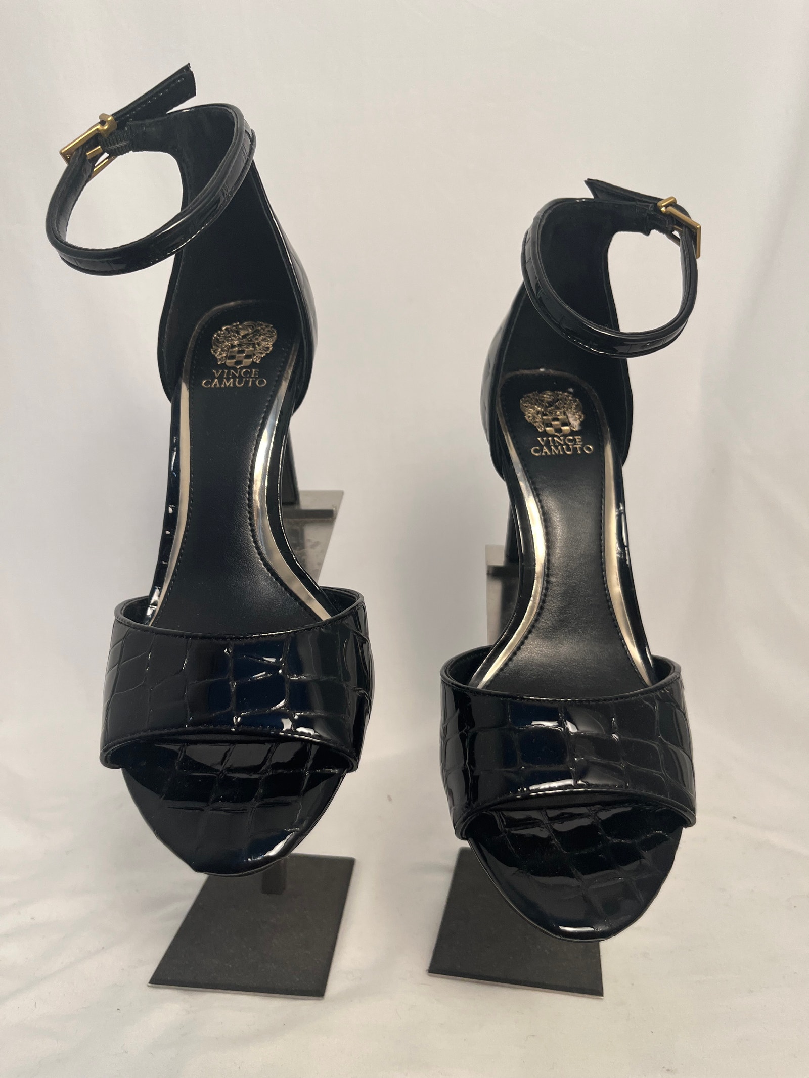 New Vince Camuto Black Patent Croc Embossed Ankle Strap Heels Size 8